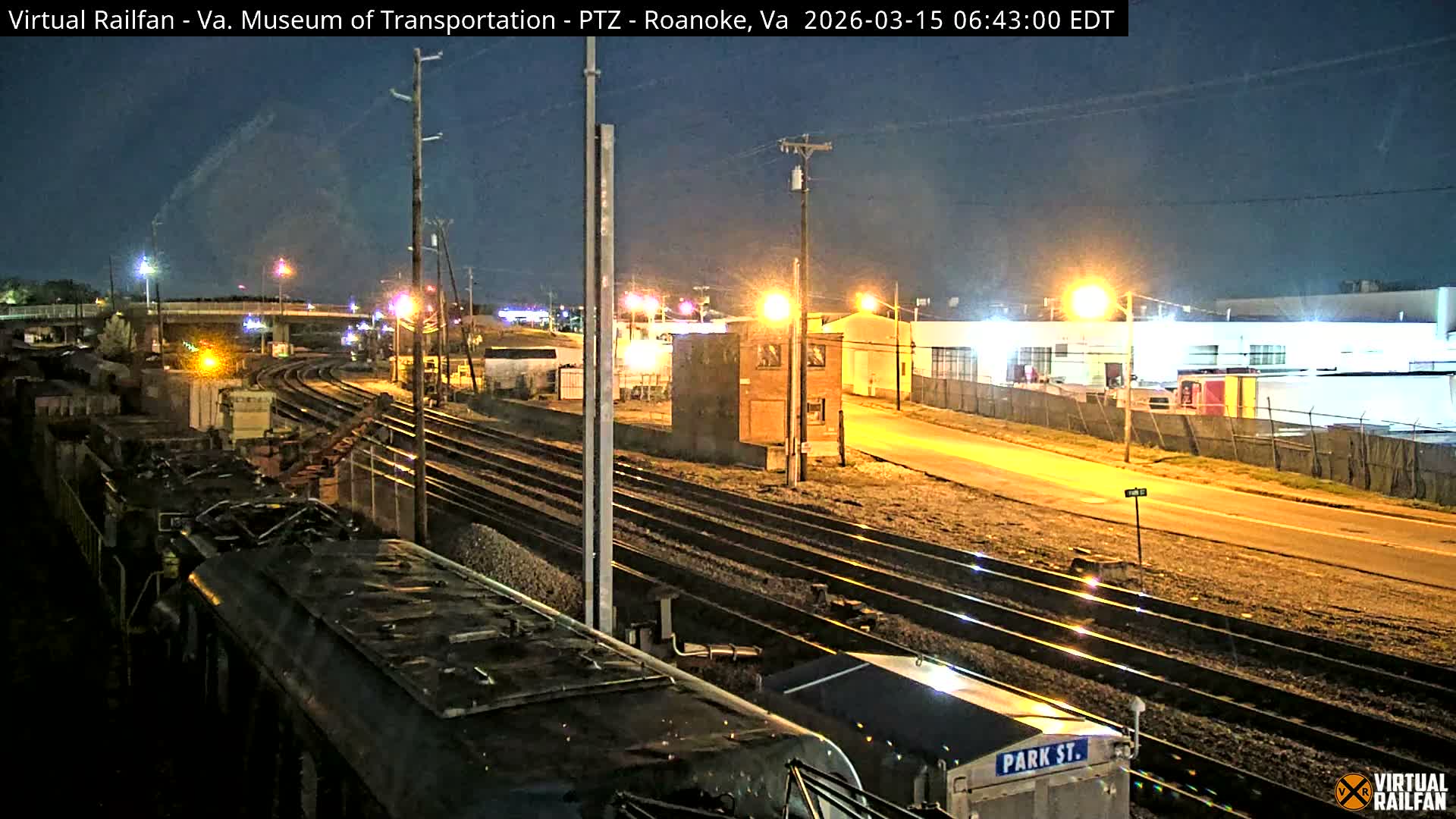 Roanoke Train Depot & Railroad Live Cam - Roanoke Downtown, Roanoke, Virginia, USA 