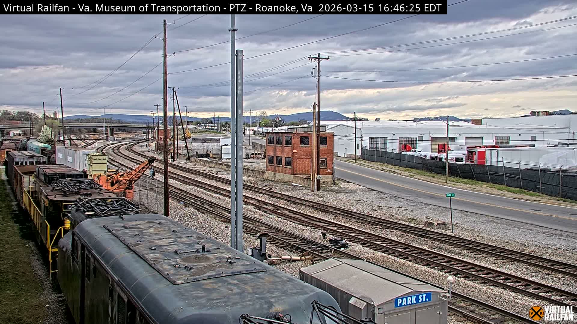Roanoke Train Depot & Railroad Live Cam - Roanoke Downtown, Roanoke, Virginia, USA 
