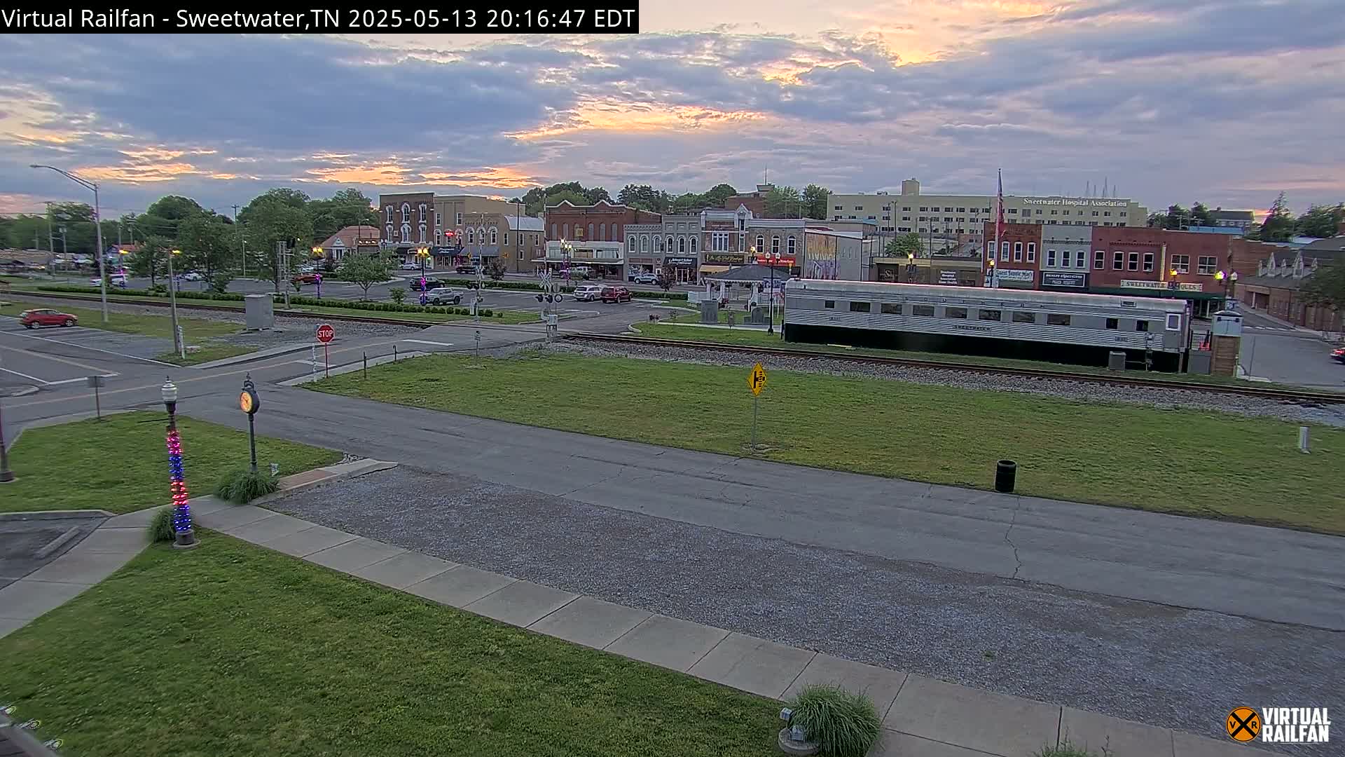 Sweetwater City & Railroad/Traincar Live Cam - Sweetwater, Monroe, Tennessee, USA | Virtual Railfan  LIVE ! 2025-03-15 15:33