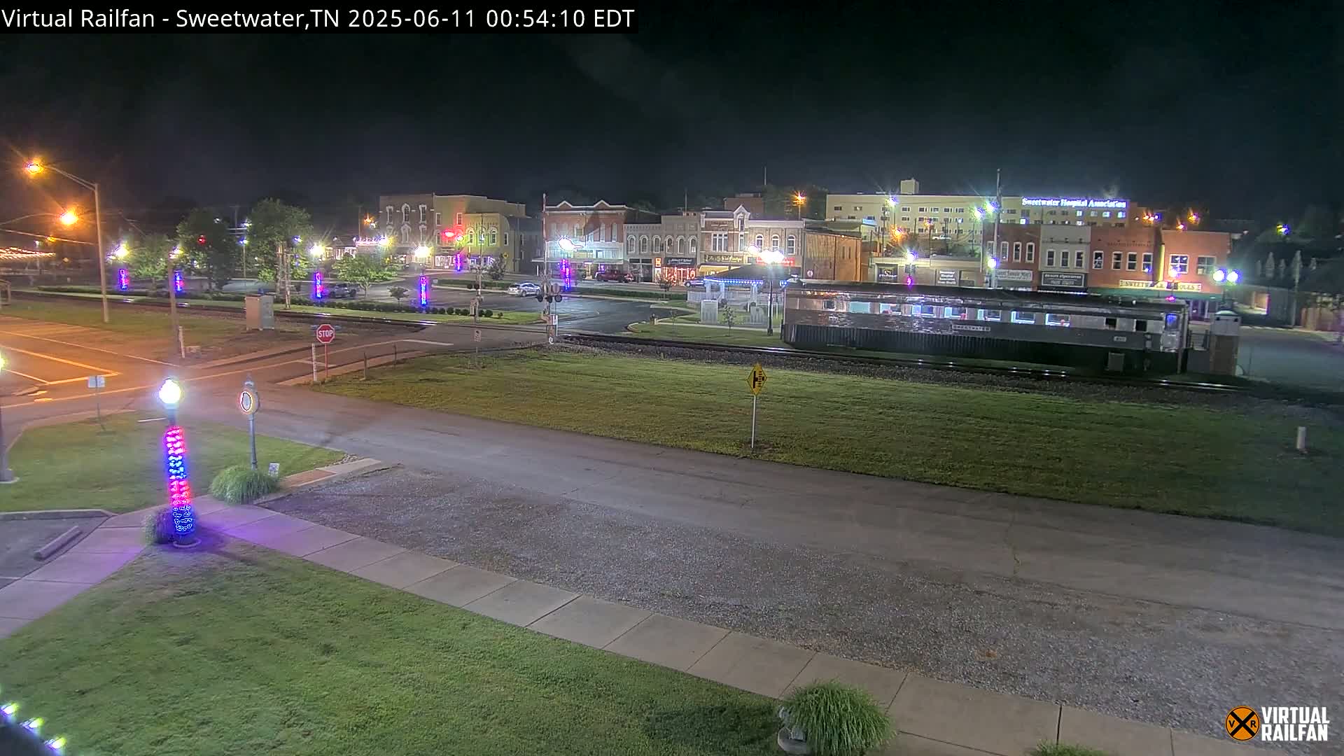 Sweetwater City & Railroad/Traincar Live Cam - Sweetwater, Monroe, Tennessee, USA | Virtual Railfan  LIVE ! 2025-03-15 15:33
