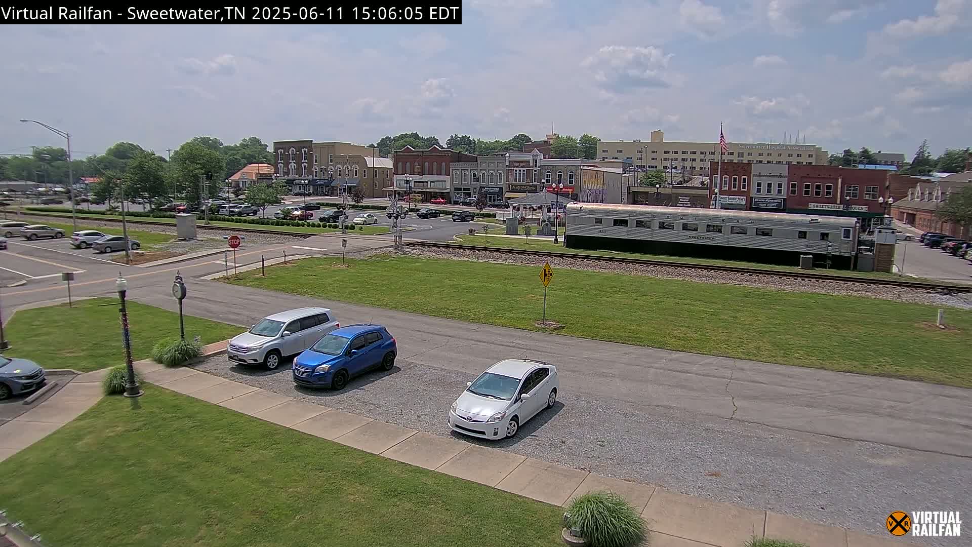Sweetwater City & Railroad/Traincar Live Cam - Sweetwater, Monroe, Tennessee, USA | Virtual Railfan  LIVE ! 2025-03-15 15:33