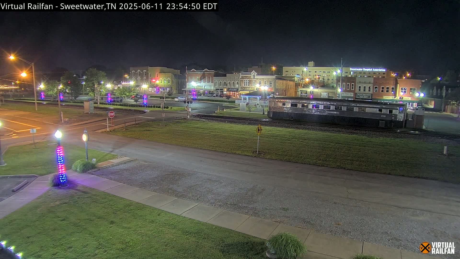 Sweetwater City & Railroad/Traincar Live Cam - Sweetwater, Monroe, Tennessee, USA | Virtual Railfan  LIVE ! 2025-03-15 15:33