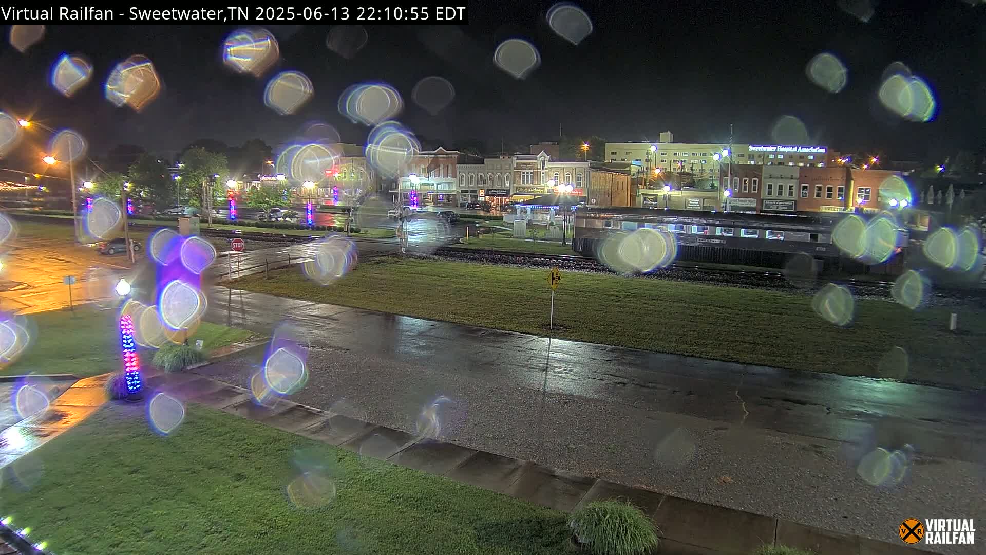 Sweetwater City & Railroad/Traincar Live Cam - Sweetwater, Monroe, Tennessee, USA | Virtual Railfan  LIVE ! 2025-03-15 15:33