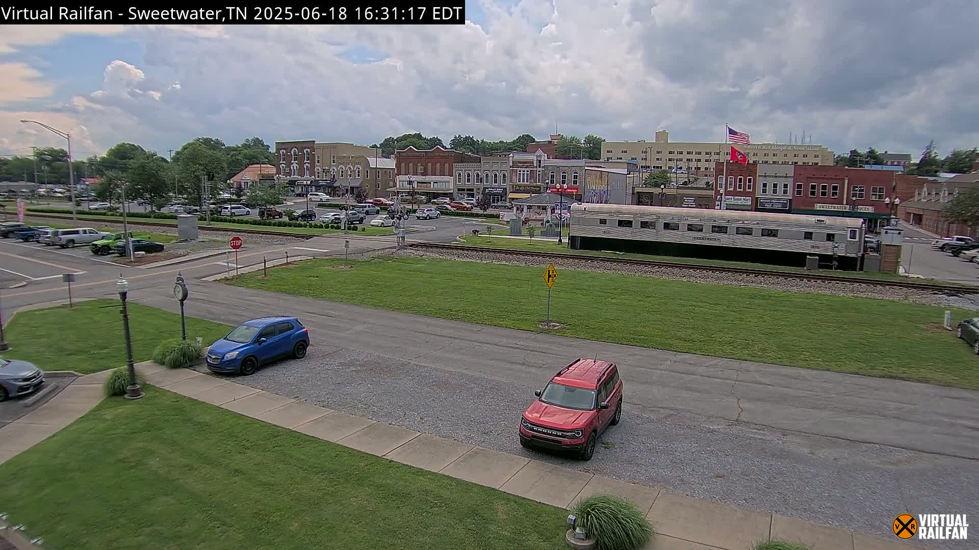 Sweetwater City & Railroad/Traincar Live Cam - Sweetwater, Monroe, Tennessee, USA | Virtual Railfan  LIVE ! 2025-03-15 15:33