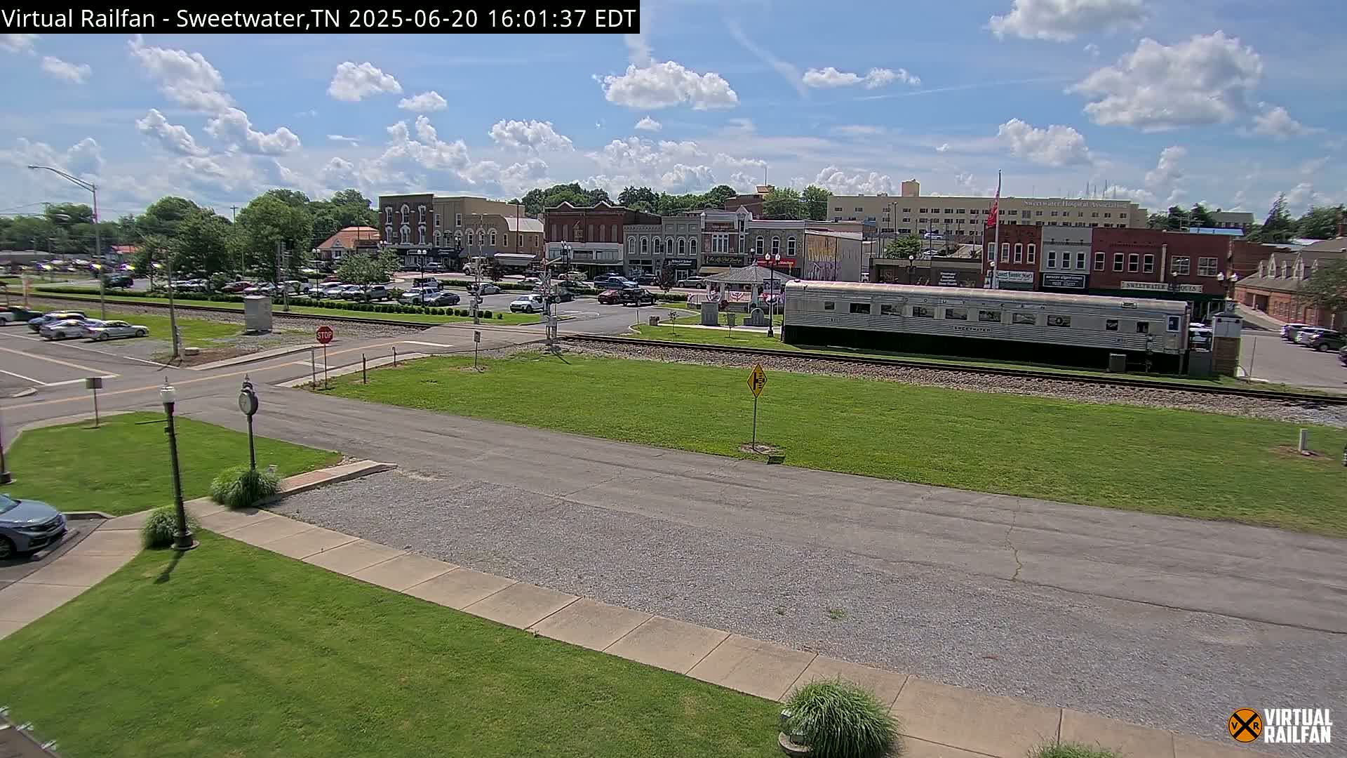 Sweetwater City & Railroad/Traincar Live Cam - Sweetwater, Monroe, Tennessee, USA | Virtual Railfan  LIVE ! 2025-03-15 15:33