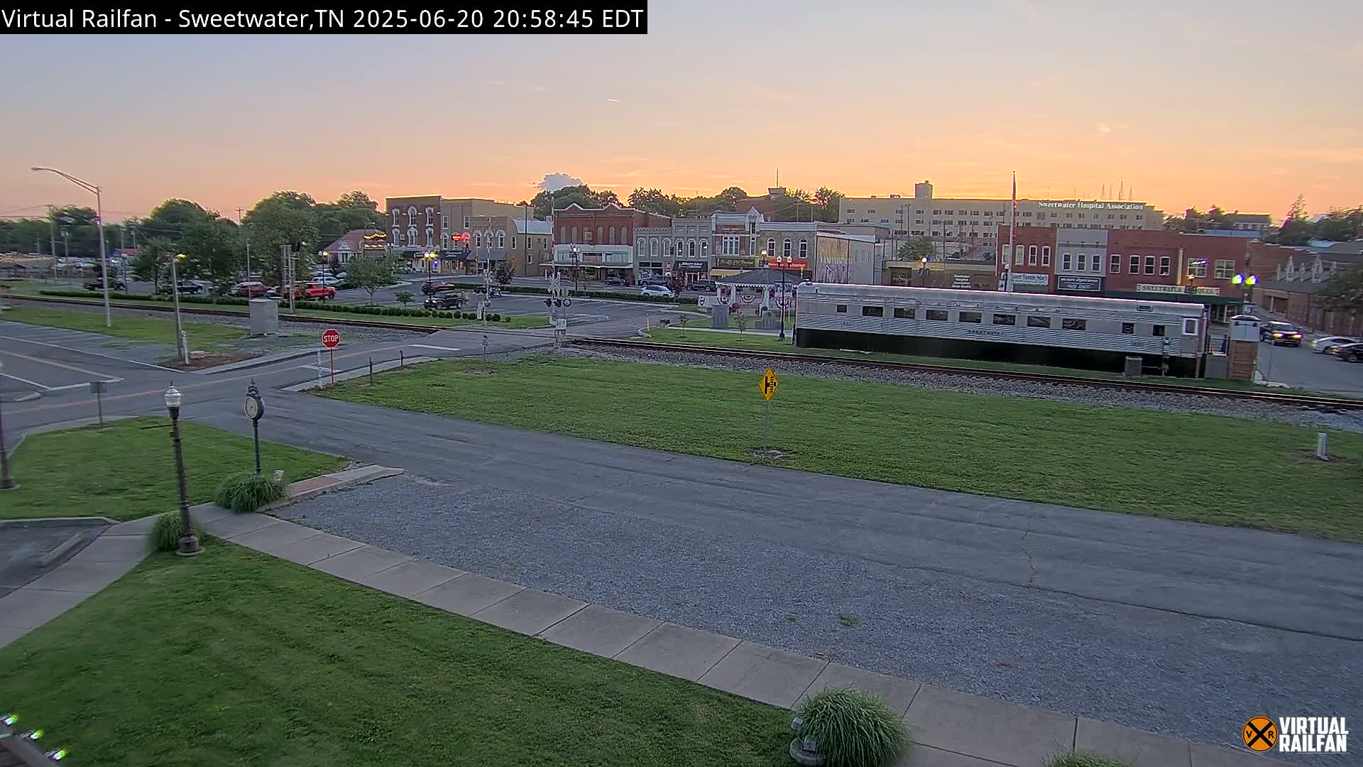 Sweetwater City & Railroad/Traincar Live Cam - Sweetwater, Monroe, Tennessee, USA | Virtual Railfan  LIVE ! 2025-03-15 15:33