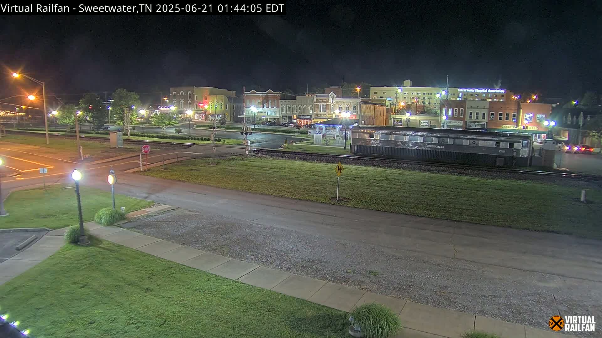Sweetwater City & Railroad/Traincar Live Cam - Sweetwater, Monroe, Tennessee, USA | Virtual Railfan  LIVE ! 2025-03-15 15:33