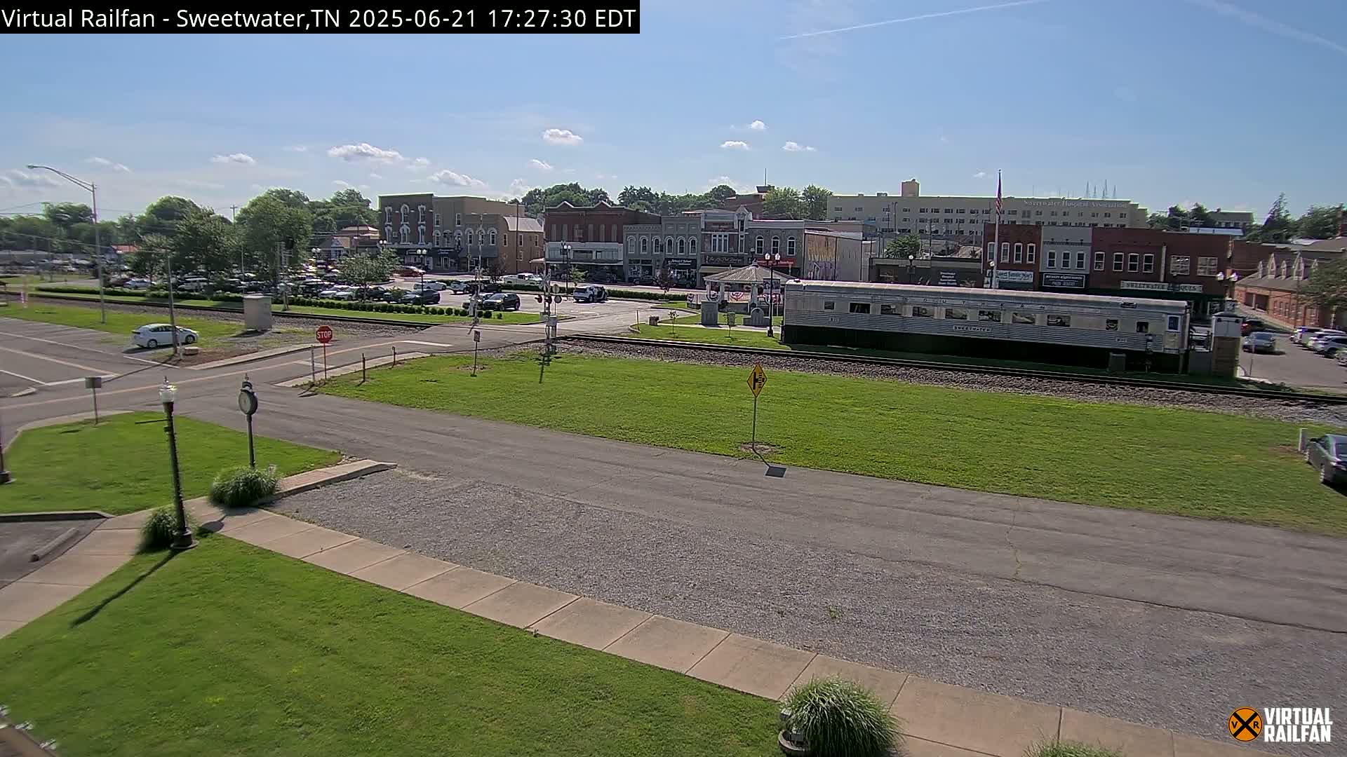 Sweetwater City & Railroad/Traincar Live Cam - Sweetwater, Monroe, Tennessee, USA | Virtual Railfan  LIVE ! 2025-03-15 15:33