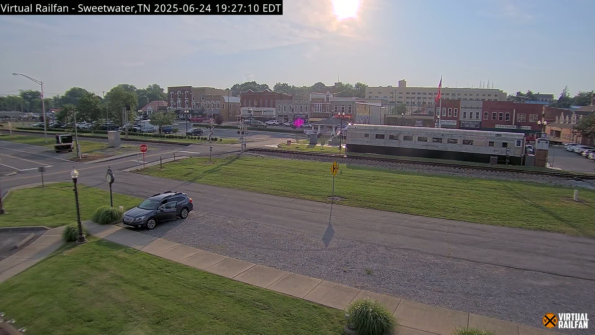 Sweetwater City & Railroad/Traincar Live Cam - Sweetwater, Monroe, Tennessee, USA | Virtual Railfan  LIVE ! 2025-03-15 15:33