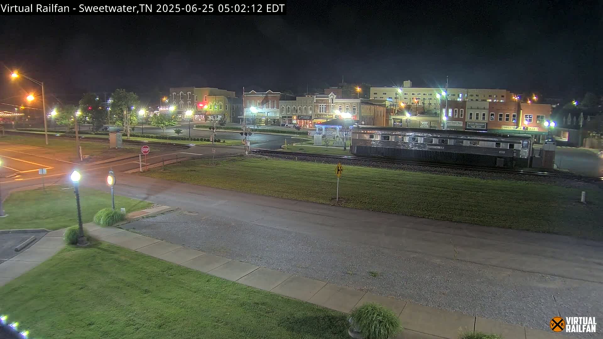Sweetwater City & Railroad/Traincar Live Cam - Sweetwater, Monroe, Tennessee, USA | Virtual Railfan  LIVE ! 2025-03-15 15:33