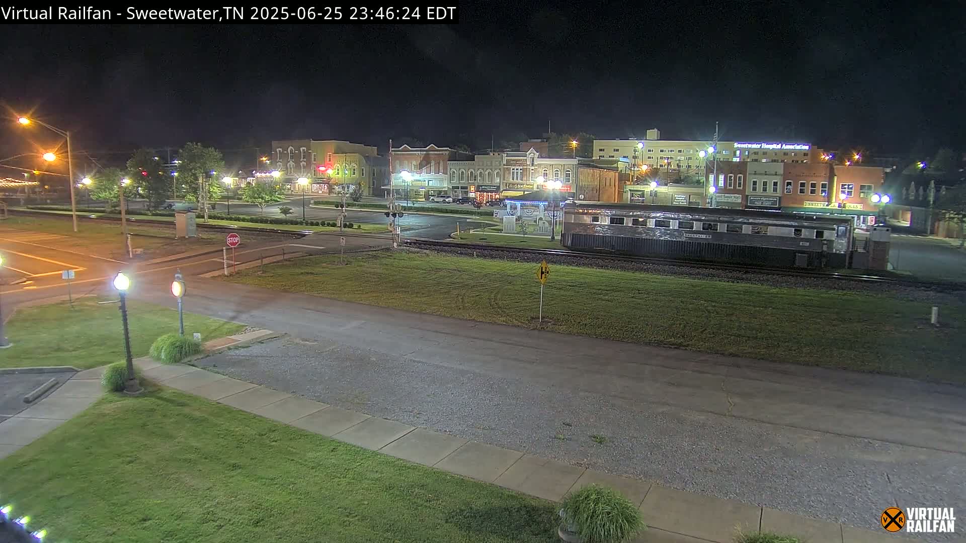 Sweetwater City & Railroad/Traincar Live Cam - Sweetwater, Monroe, Tennessee, USA | Virtual Railfan  LIVE ! 2025-03-15 15:33