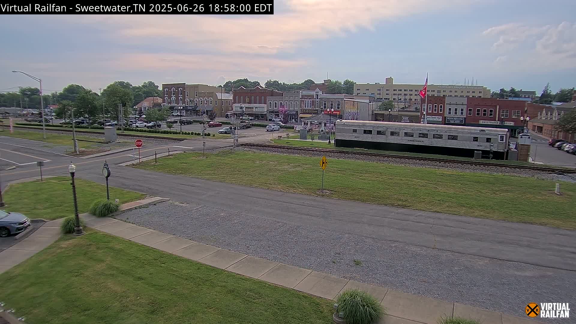 Sweetwater City & Railroad/Traincar Live Cam - Sweetwater, Monroe, Tennessee, USA | Virtual Railfan  LIVE ! 2025-03-15 15:33