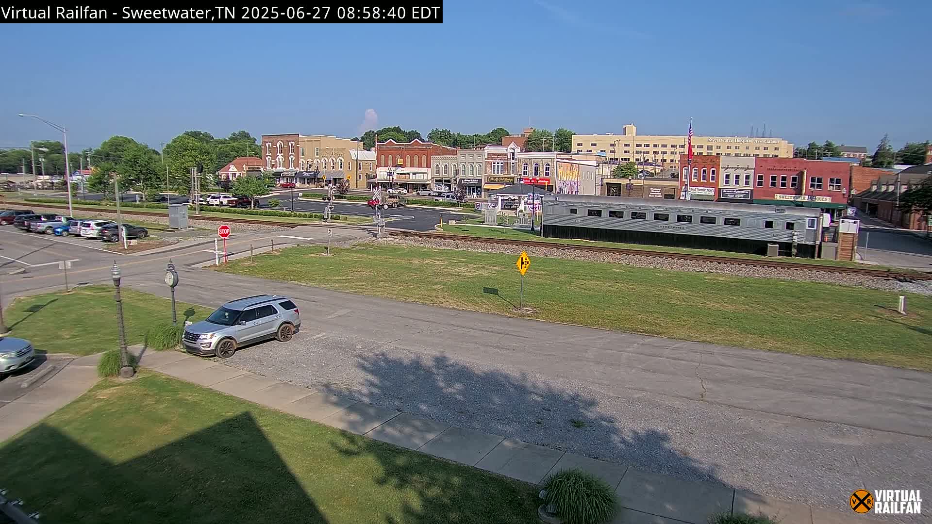 Sweetwater City & Railroad/Traincar Live Cam - Sweetwater, Monroe, Tennessee, USA | Virtual Railfan  LIVE ! 2025-03-15 15:33