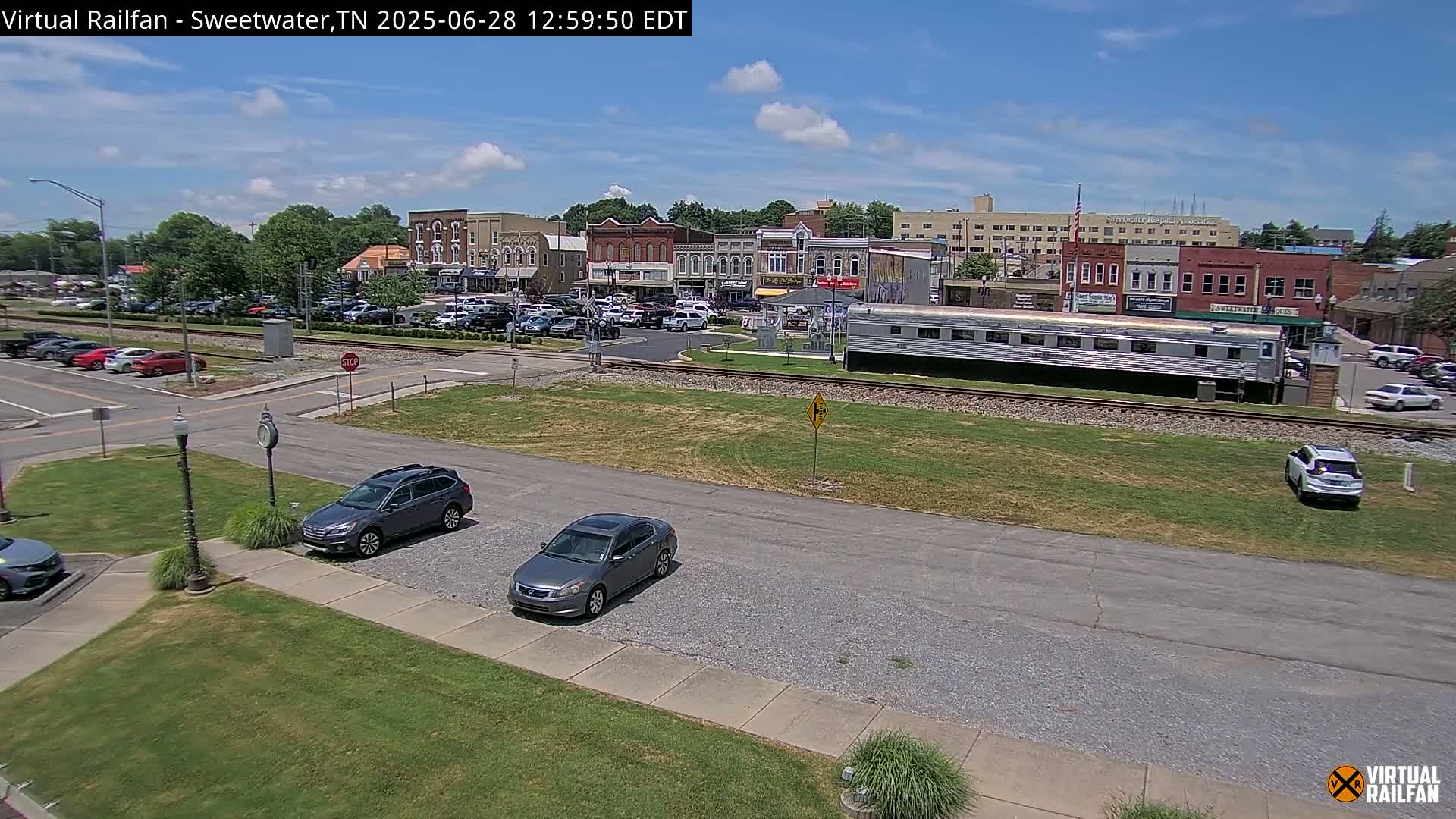 Sweetwater City & Railroad/Traincar Live Cam - Sweetwater, Monroe, Tennessee, USA | Virtual Railfan  LIVE ! 2025-03-15 15:33