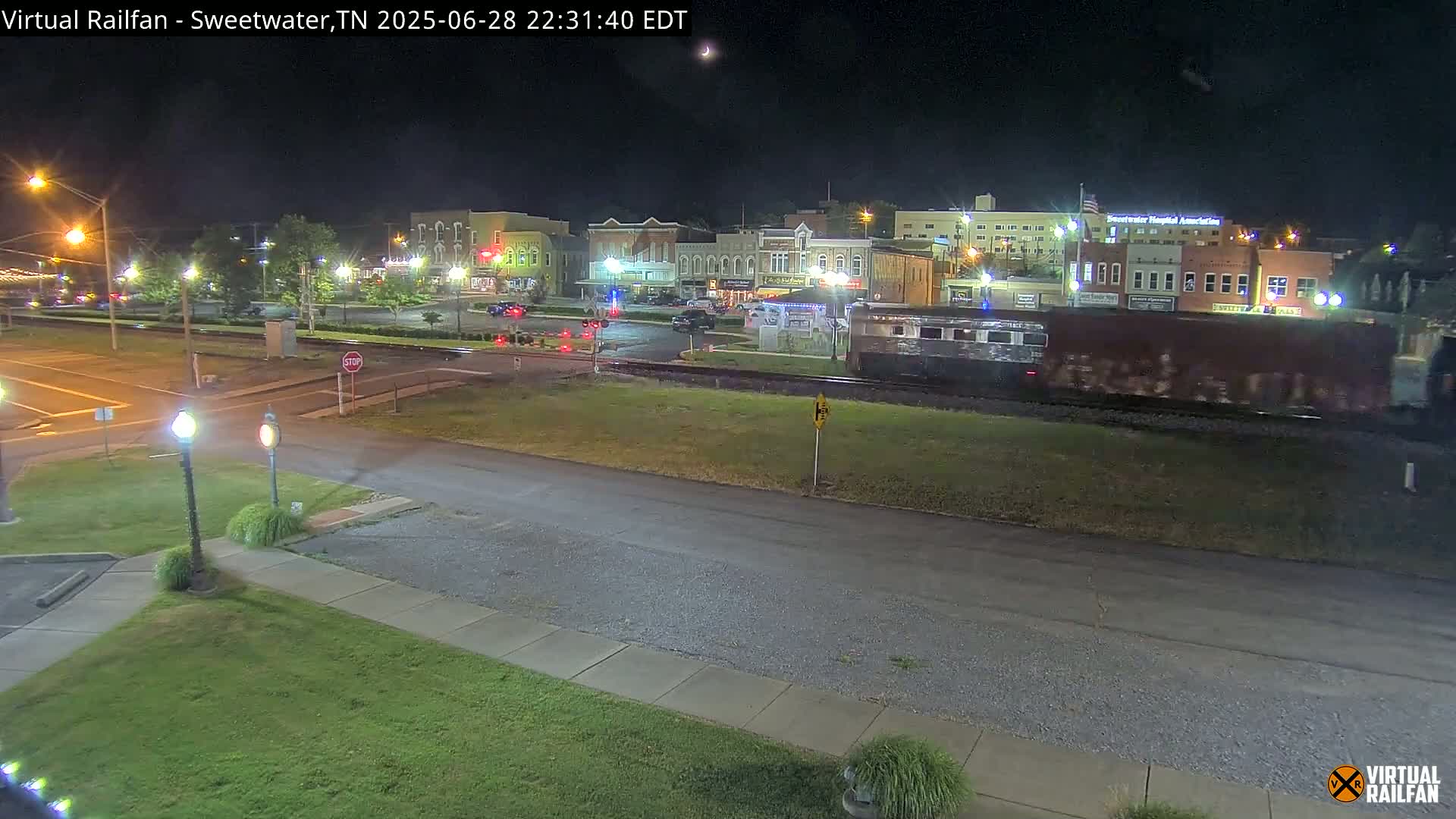 Sweetwater City & Railroad/Traincar Live Cam - Sweetwater, Monroe, Tennessee, USA | Virtual Railfan  LIVE ! 2025-03-15 15:33