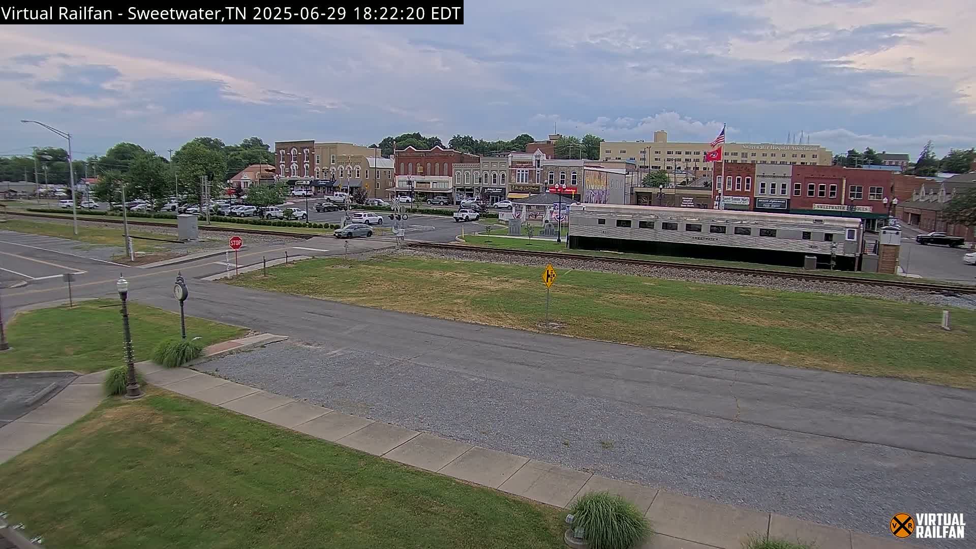 Sweetwater City & Railroad/Traincar Live Cam - Sweetwater, Monroe, Tennessee, USA | Virtual Railfan  LIVE ! 2025-03-15 15:33