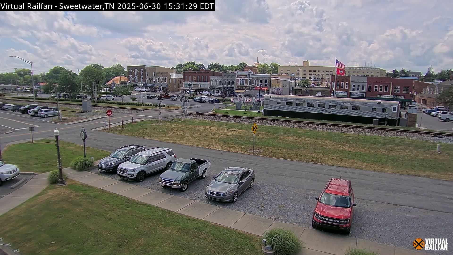 Sweetwater City & Railroad/Traincar Live Cam - Sweetwater, Monroe, Tennessee, USA | Virtual Railfan  LIVE ! 2025-03-15 15:33