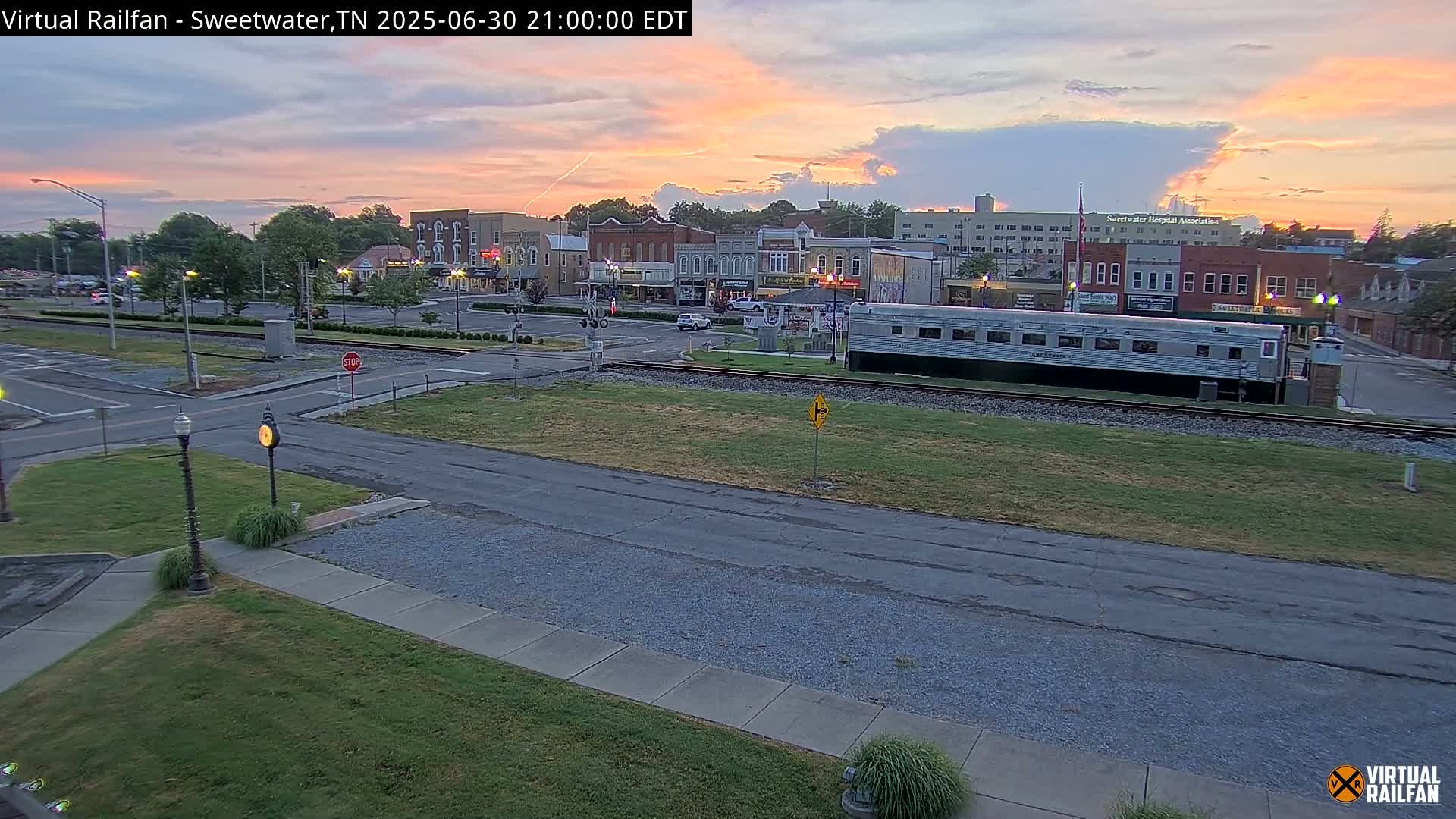 Sweetwater City & Railroad/Traincar Live Cam - Sweetwater, Monroe, Tennessee, USA | Virtual Railfan  LIVE ! 2025-03-15 15:33