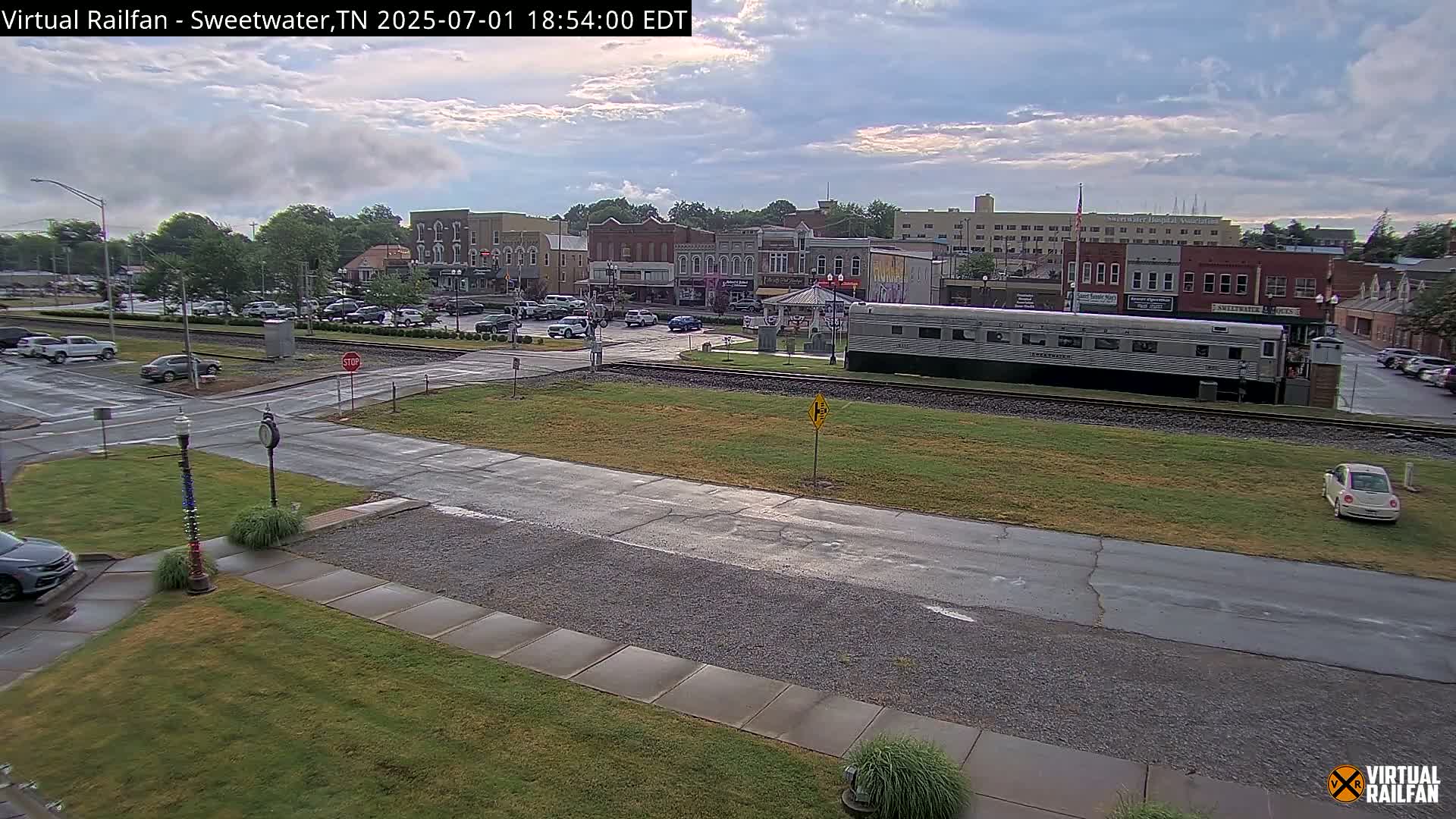Sweetwater City & Railroad/Traincar Live Cam - Sweetwater, Monroe, Tennessee, USA | Virtual Railfan  LIVE ! 2025-03-15 15:33