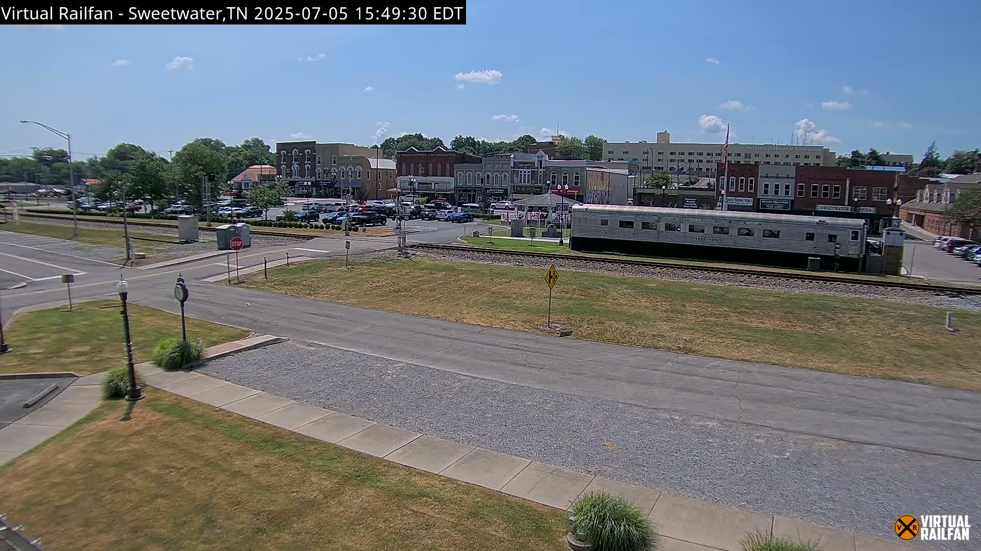 Sweetwater City & Railroad/Traincar Live Cam - Sweetwater, Monroe, Tennessee, USA | Virtual Railfan  LIVE ! 2025-03-15 15:33