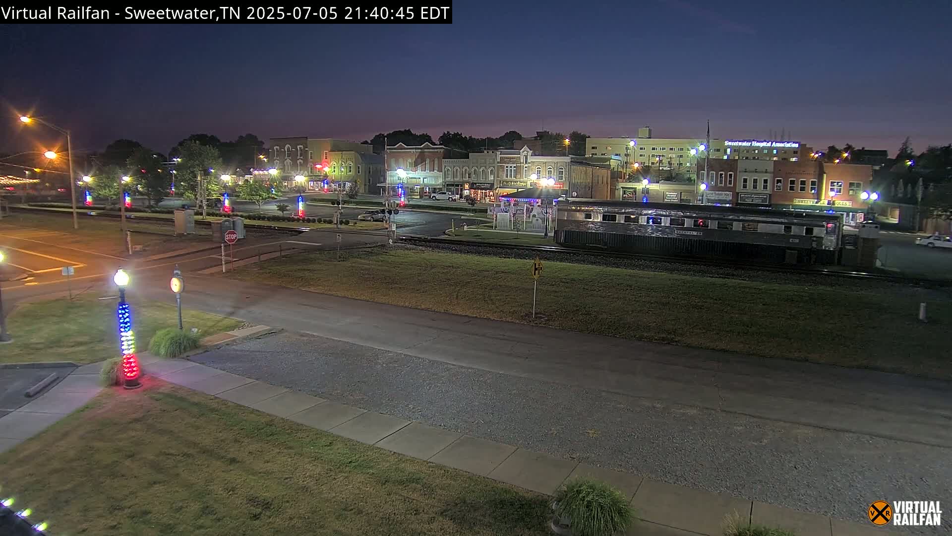 Sweetwater City & Railroad/Traincar Live Cam - Sweetwater, Monroe, Tennessee, USA | Virtual Railfan  LIVE ! 2025-03-15 15:33