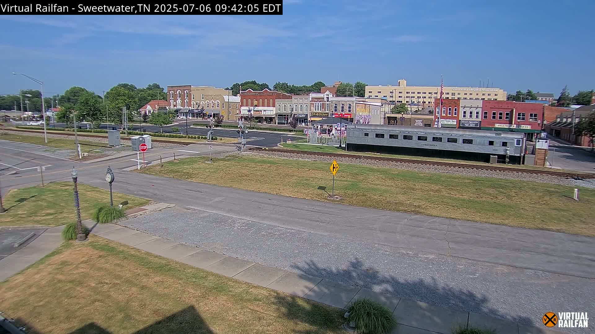 Sweetwater City & Railroad/Traincar Live Cam - Sweetwater, Monroe, Tennessee, USA | Virtual Railfan  LIVE ! 2025-03-15 15:33