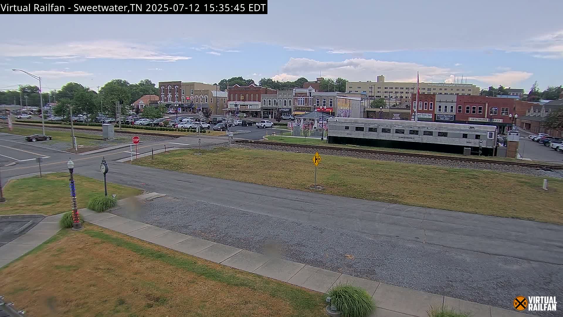 Sweetwater City & Railroad/Traincar Live Cam - Sweetwater, Monroe, Tennessee, USA | Virtual Railfan  LIVE ! 2025-03-15 15:33