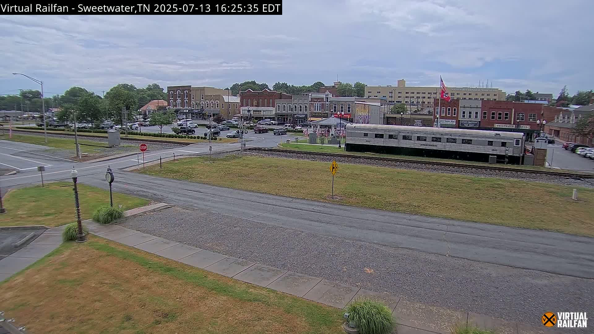 Sweetwater City & Railroad/Traincar Live Cam - Sweetwater, Monroe, Tennessee, USA | Virtual Railfan  LIVE ! 2025-03-15 15:33