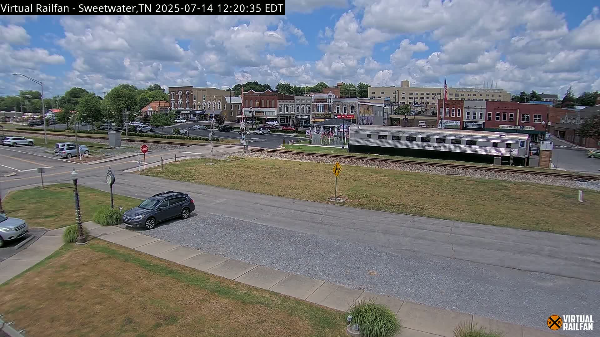Sweetwater City & Railroad/Traincar Live Cam - Sweetwater, Monroe, Tennessee, USA | Virtual Railfan  LIVE ! 2025-03-15 15:33
