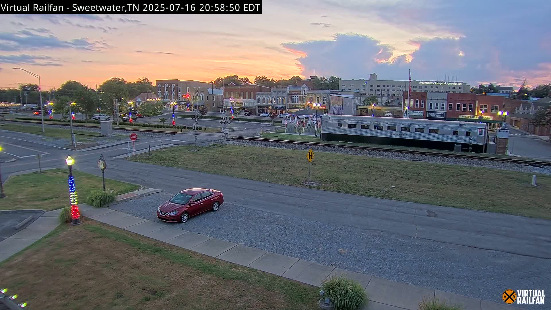Sweetwater City & Railroad/Traincar Live Cam - Sweetwater, Monroe, Tennessee, USA | Virtual Railfan  LIVE ! 2025-03-15 15:33
