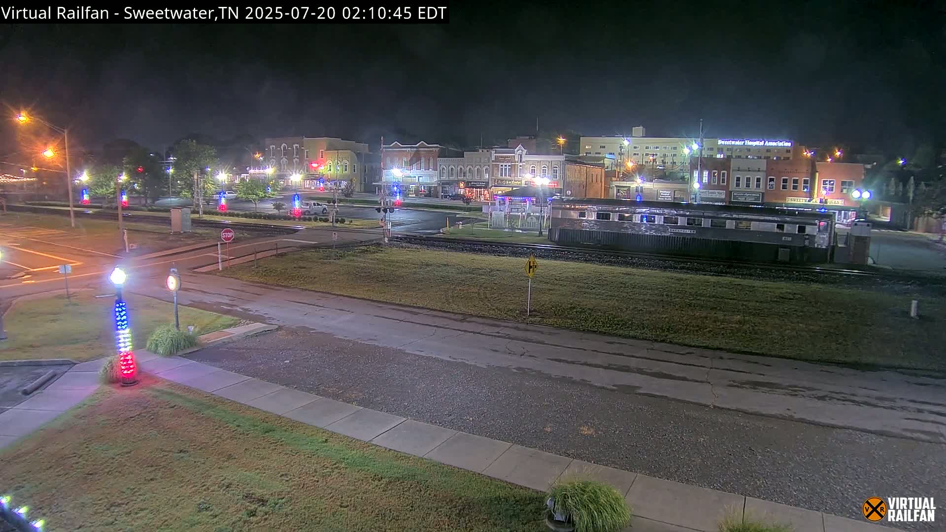 Sweetwater City & Railroad/Traincar Live Cam - Sweetwater, Monroe, Tennessee, USA | Virtual Railfan  LIVE ! 2025-03-15 15:33
