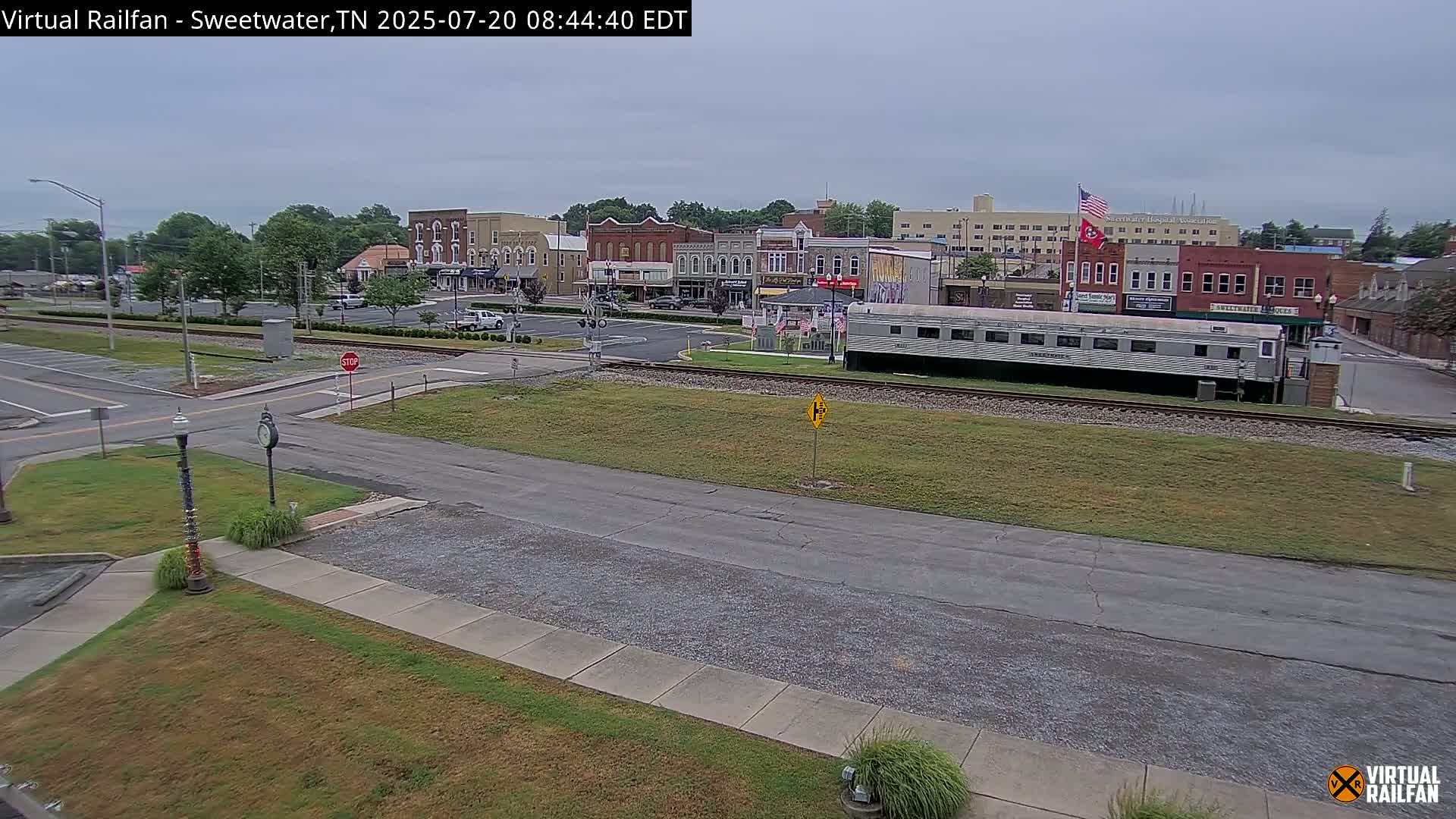 Sweetwater City & Railroad/Traincar Live Cam - Sweetwater, Monroe, Tennessee, USA | Virtual Railfan  LIVE ! 2025-03-15 15:33