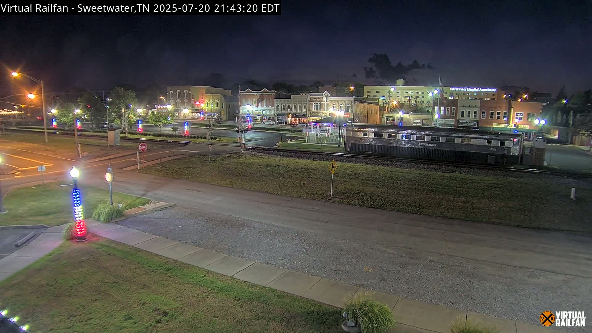 Sweetwater City & Railroad/Traincar Live Cam - Sweetwater, Monroe, Tennessee, USA | Virtual Railfan  LIVE ! 2025-03-15 15:33