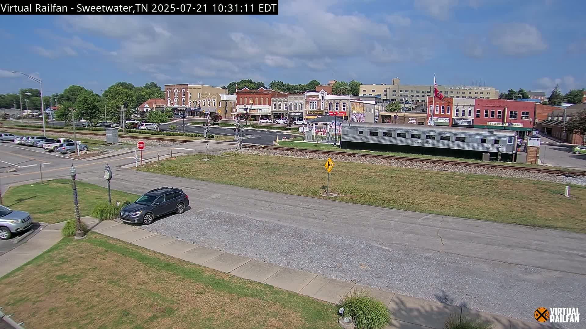 Sweetwater City & Railroad/Traincar Live Cam - Sweetwater, Monroe, Tennessee, USA | Virtual Railfan  LIVE ! 2025-03-15 15:33