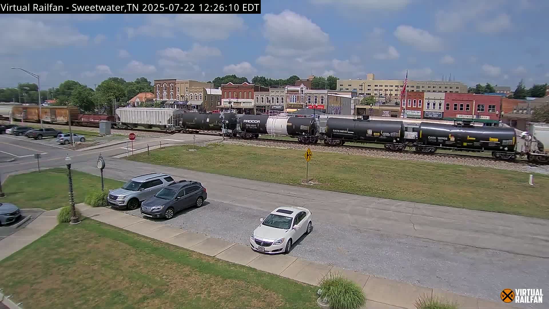 Sweetwater City & Railroad/Traincar Live Cam - Sweetwater, Monroe, Tennessee, USA | Virtual Railfan  LIVE ! 2025-03-15 15:33