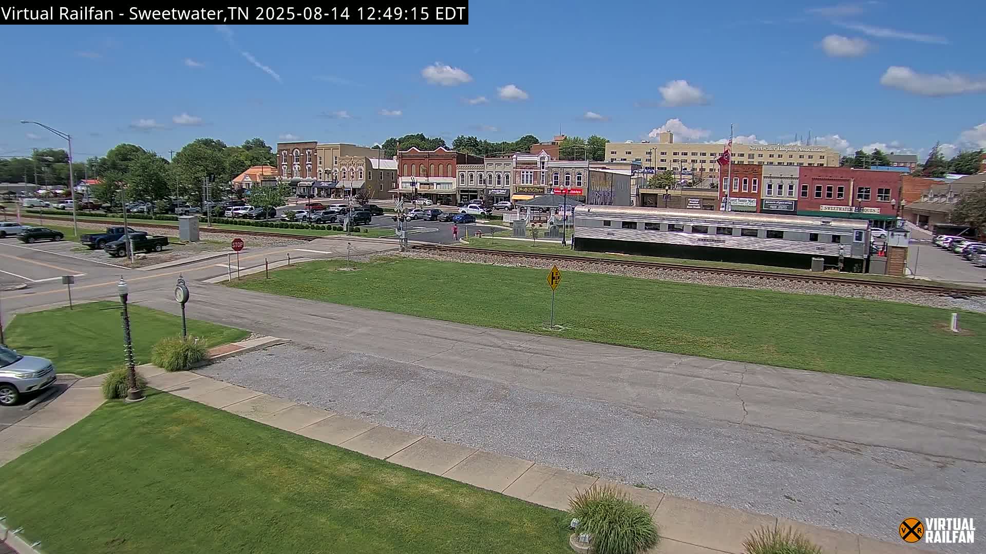 Sweetwater City & Railroad/Traincar Live Cam - Sweetwater, Monroe, Tennessee, USA | Virtual Railfan  LIVE ! 2025-03-15 15:33