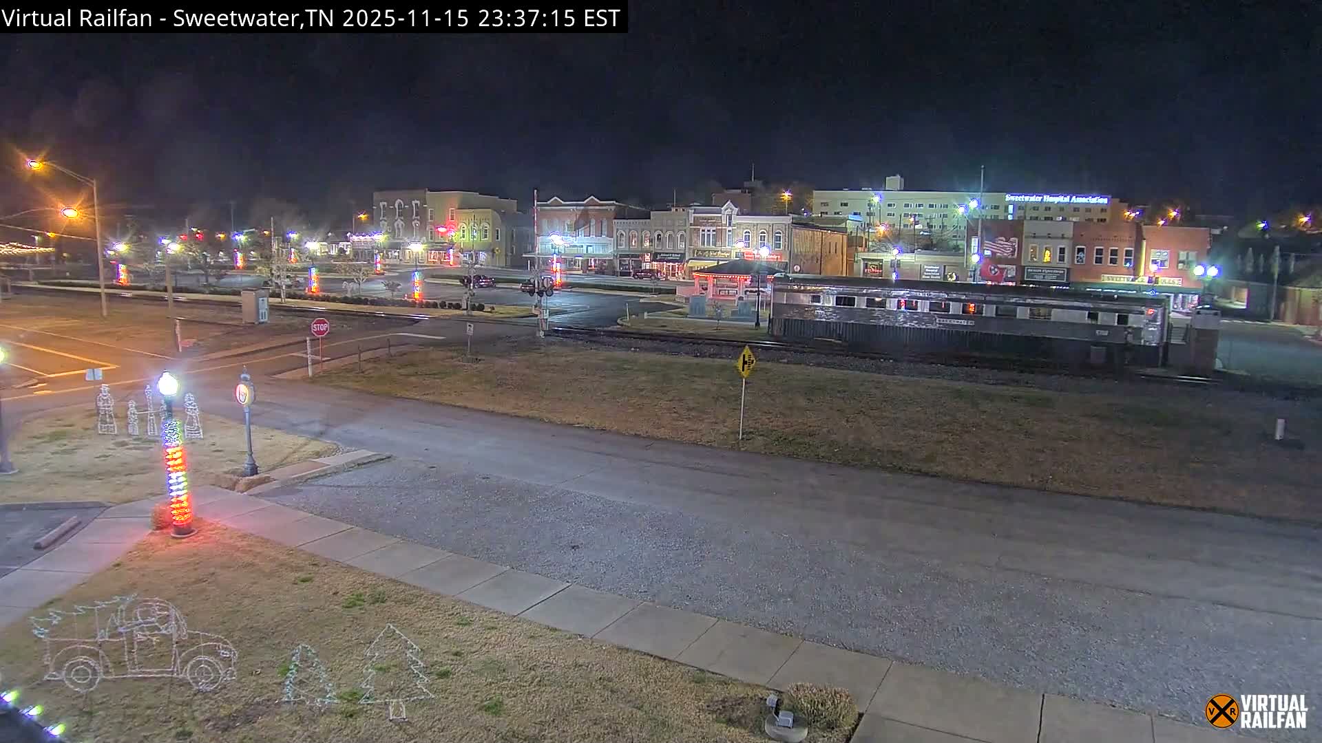 Sweetwater City & Railroad/Traincar Live Cam - Sweetwater, Monroe, Tennessee, USA | Virtual Railfan  LIVE ! 2025-03-15 15:33
