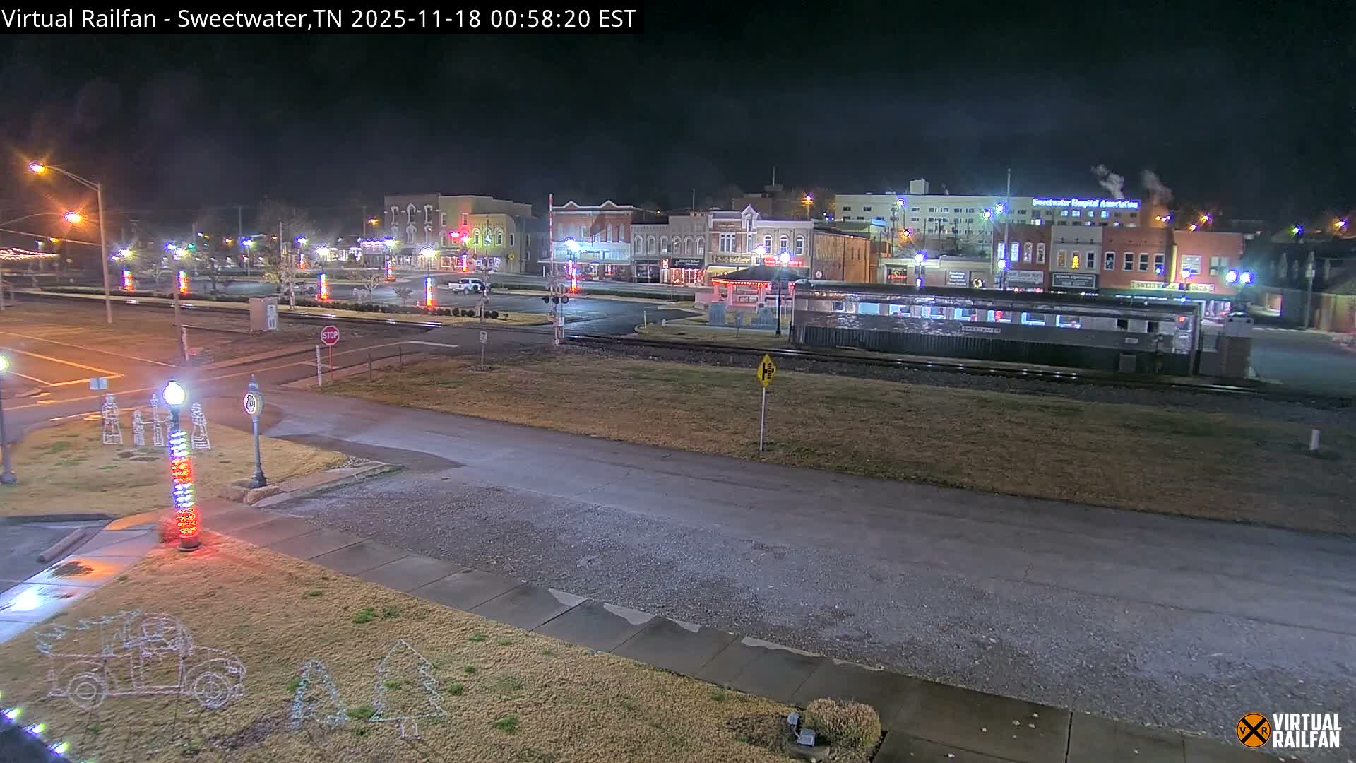 Sweetwater City & Railroad/Traincar Live Cam - Sweetwater, Monroe, Tennessee, USA | Virtual Railfan  LIVE ! 2025-03-15 15:33
