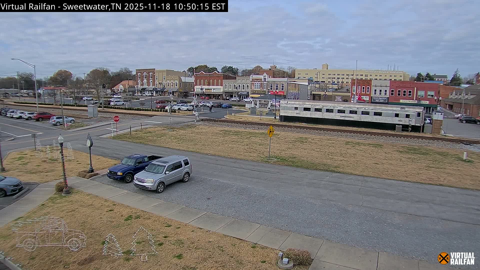 Sweetwater City & Railroad/Traincar Live Cam - Sweetwater, Monroe, Tennessee, USA | Virtual Railfan  LIVE ! 2025-03-15 15:33