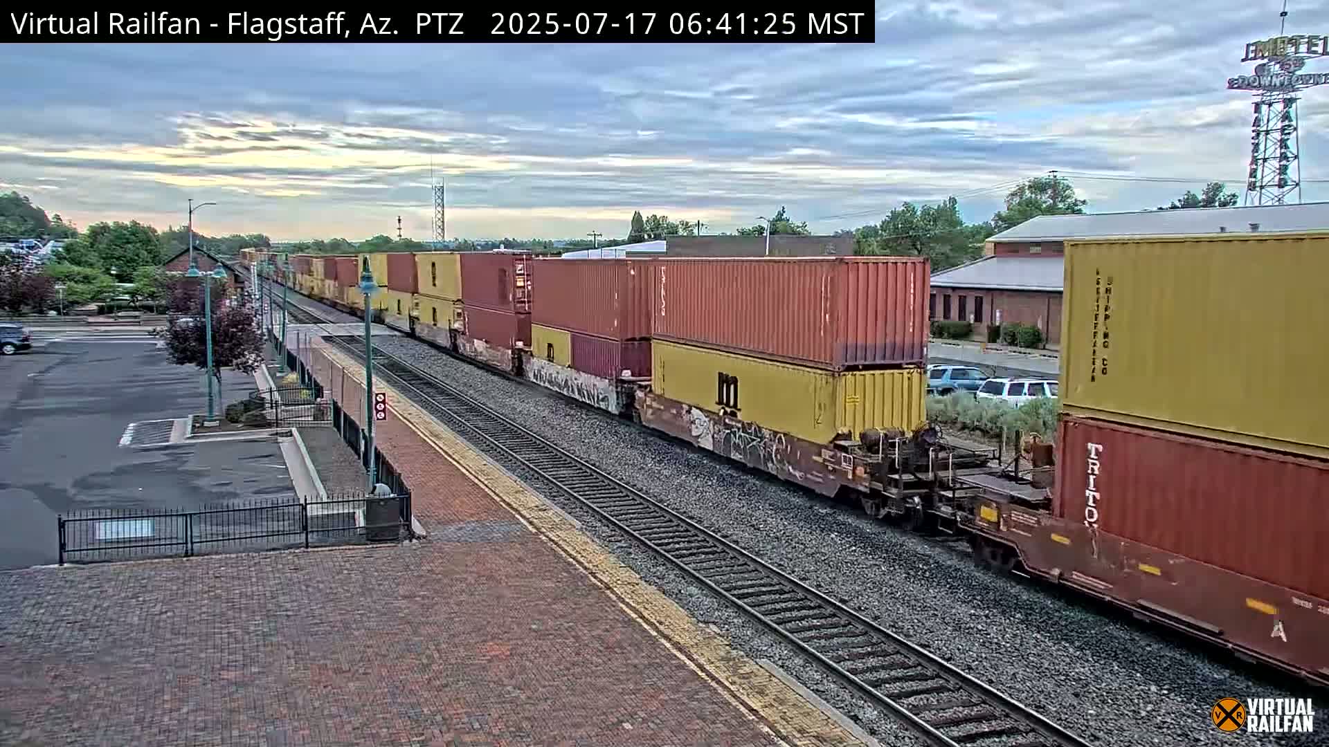 Flagstaff Amtrak Railroad Live Cam - Flagstaff, Coconino, Arizona, USA