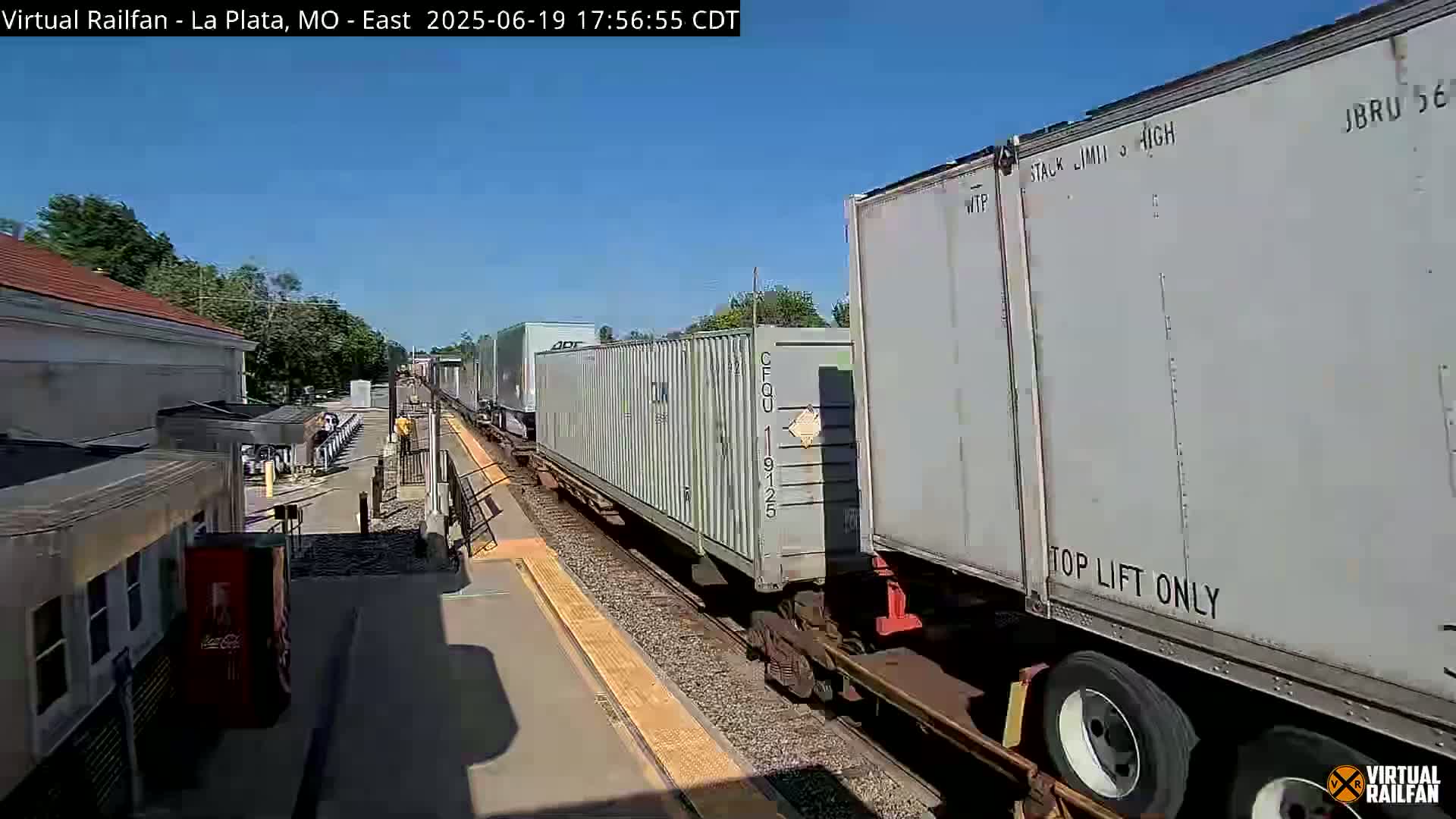 La Plata Railway Station Live Cam - La Plata, Macon, Missouri, USA