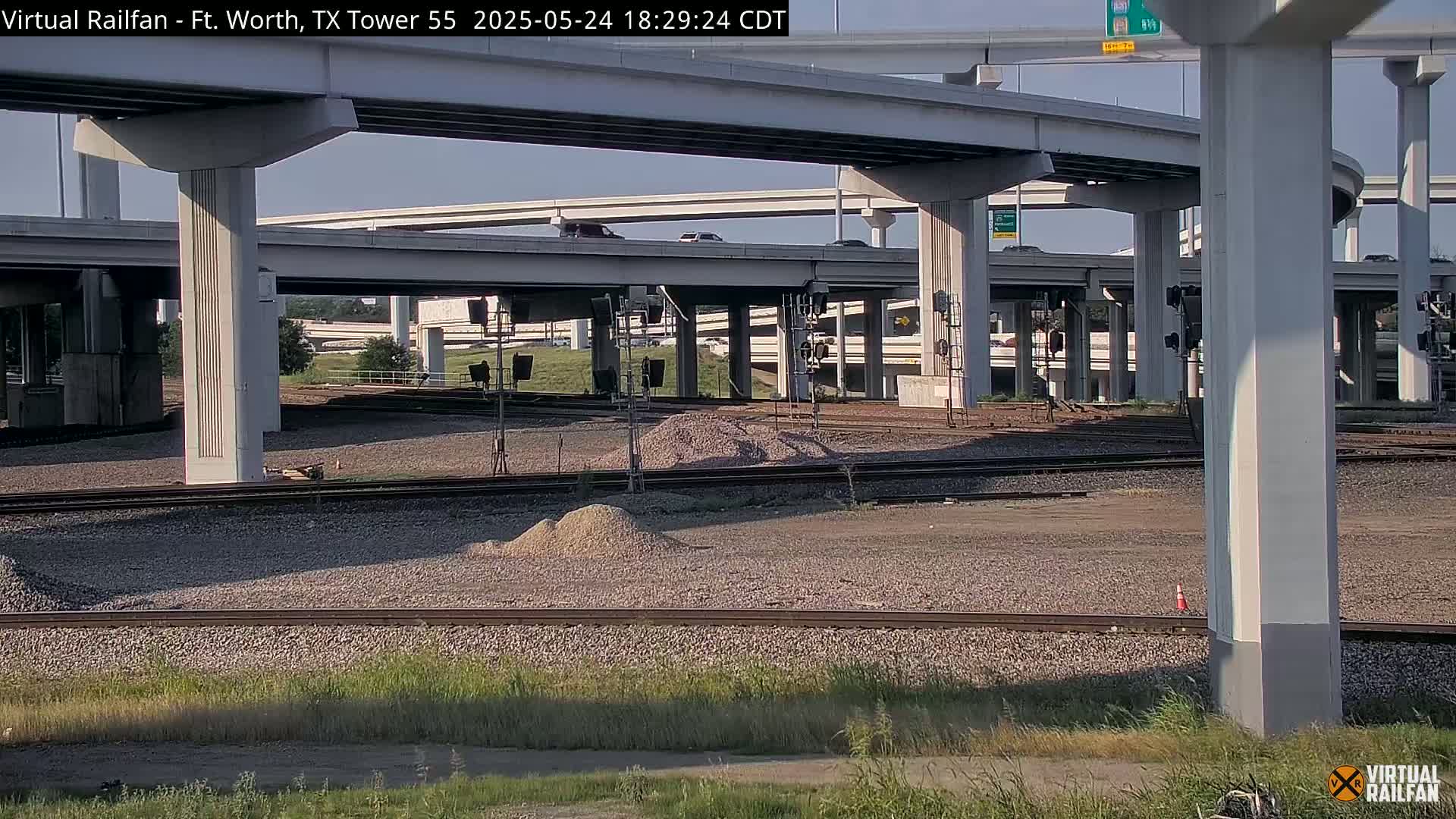 Fort Worth/Tower 55 Diamond Railroad Crossing Live Cam - Forth Worth, Tarrant ,Texas, USA 