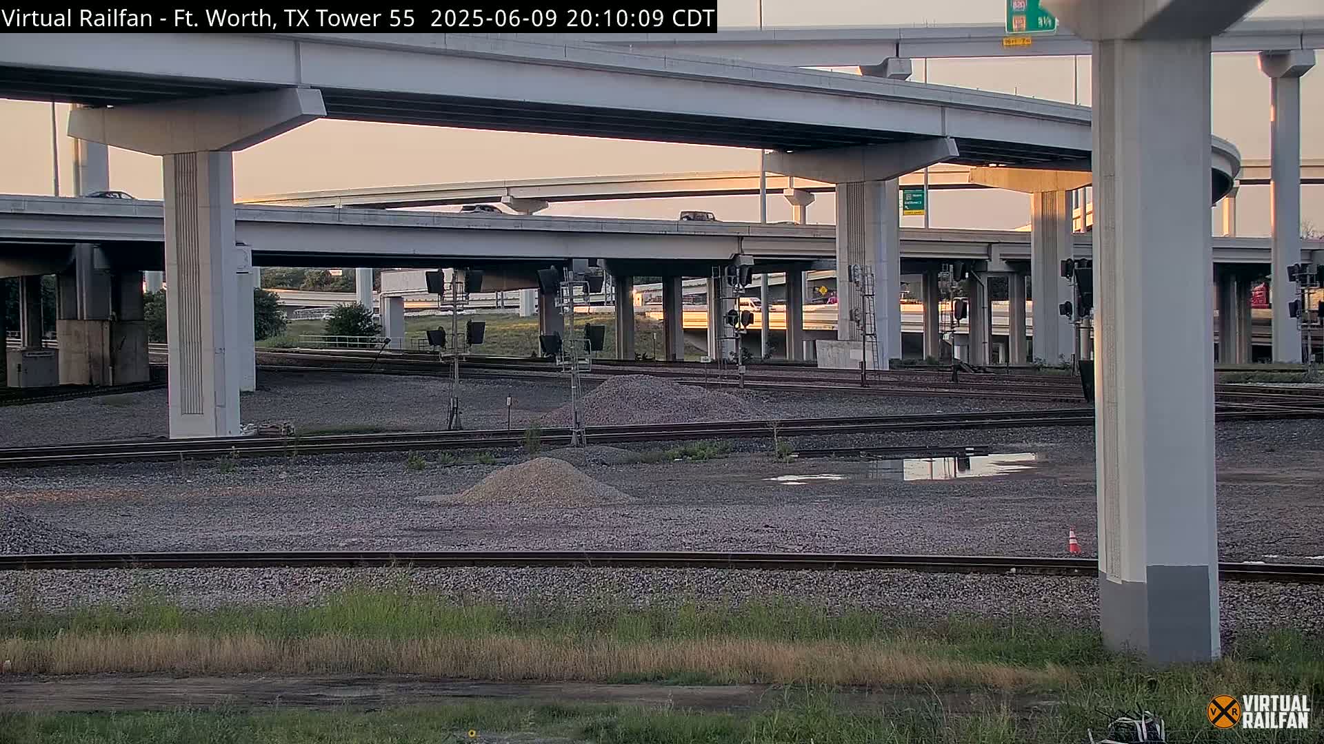 Fort Worth/Tower 55 Diamond Railroad Crossing Live Cam - Forth Worth, Tarrant ,Texas, USA 