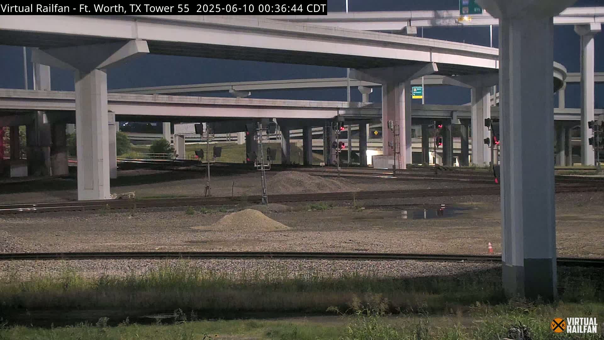 Fort Worth/Tower 55 Diamond Railroad Crossing Live Cam - Forth Worth, Tarrant ,Texas, USA 