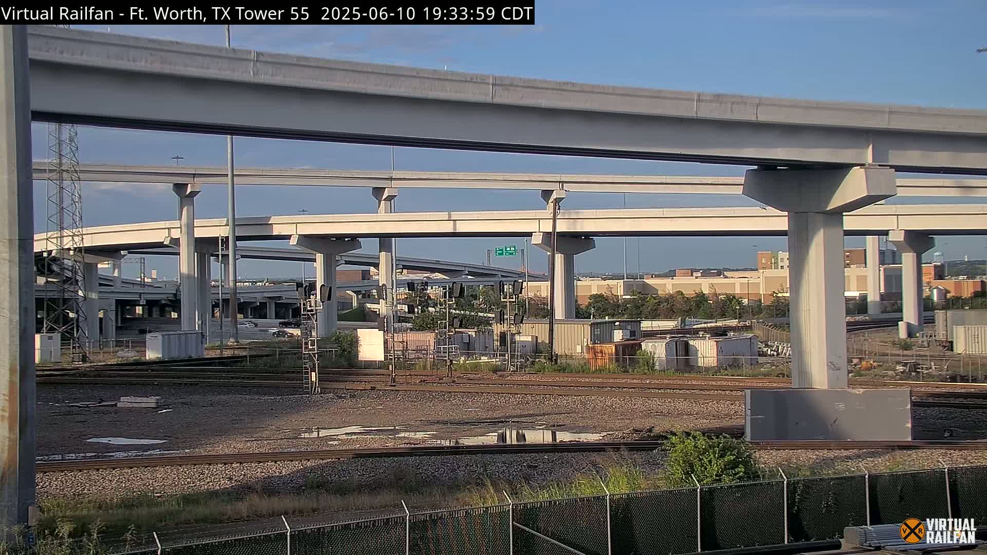 Fort Worth/Tower 55 Diamond Railroad Crossing Live Cam - Forth Worth, Tarrant ,Texas, USA 