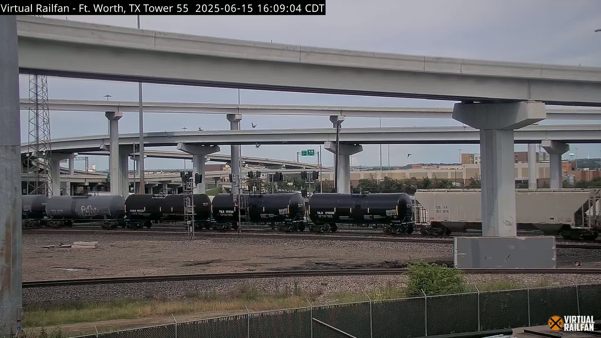 Fort Worth/Tower 55 Diamond Railroad Crossing Live Cam - Forth Worth, Tarrant ,Texas, USA 