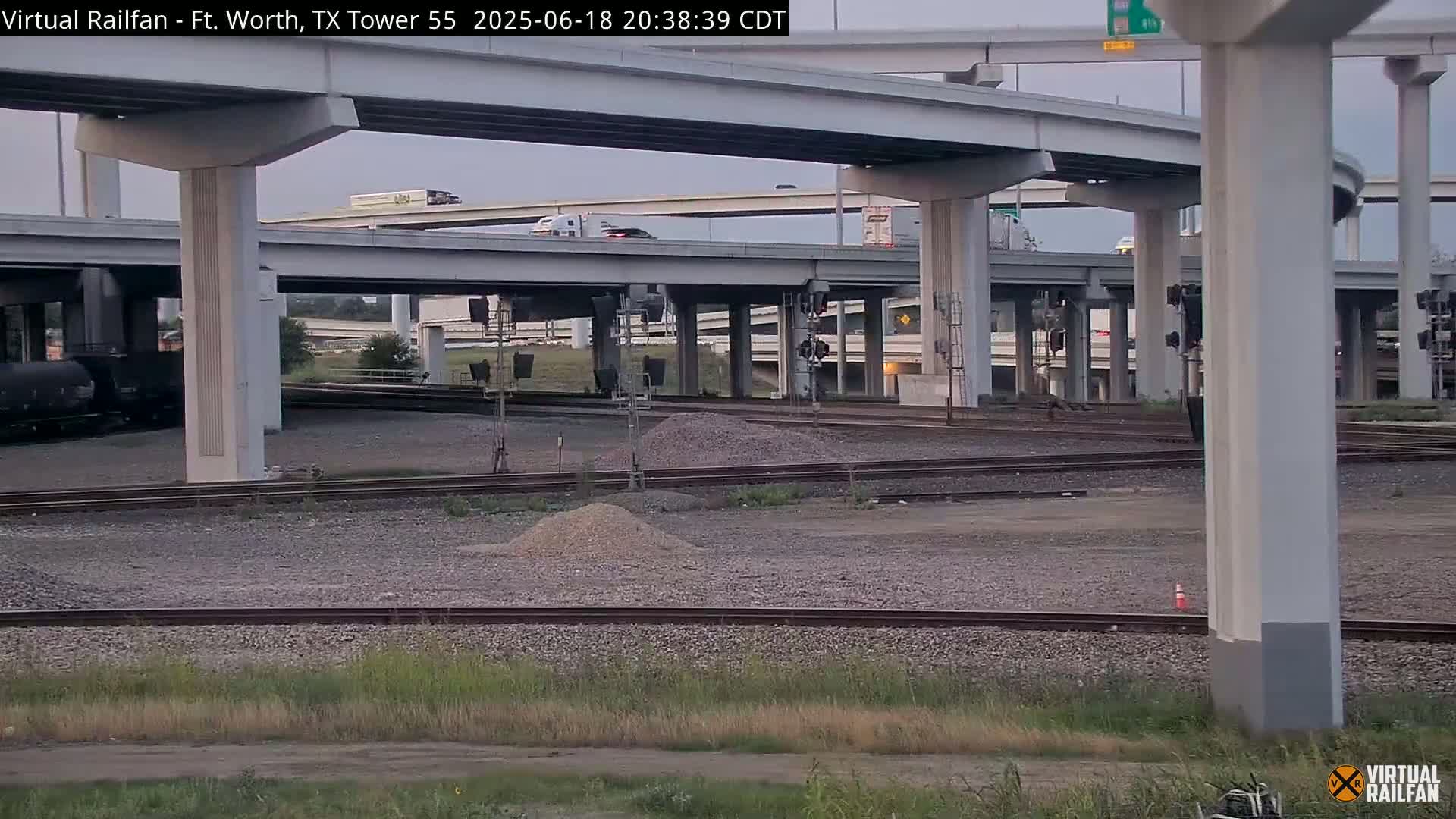 Fort Worth/Tower 55 Diamond Railroad Crossing Live Cam - Forth Worth, Tarrant ,Texas, USA 