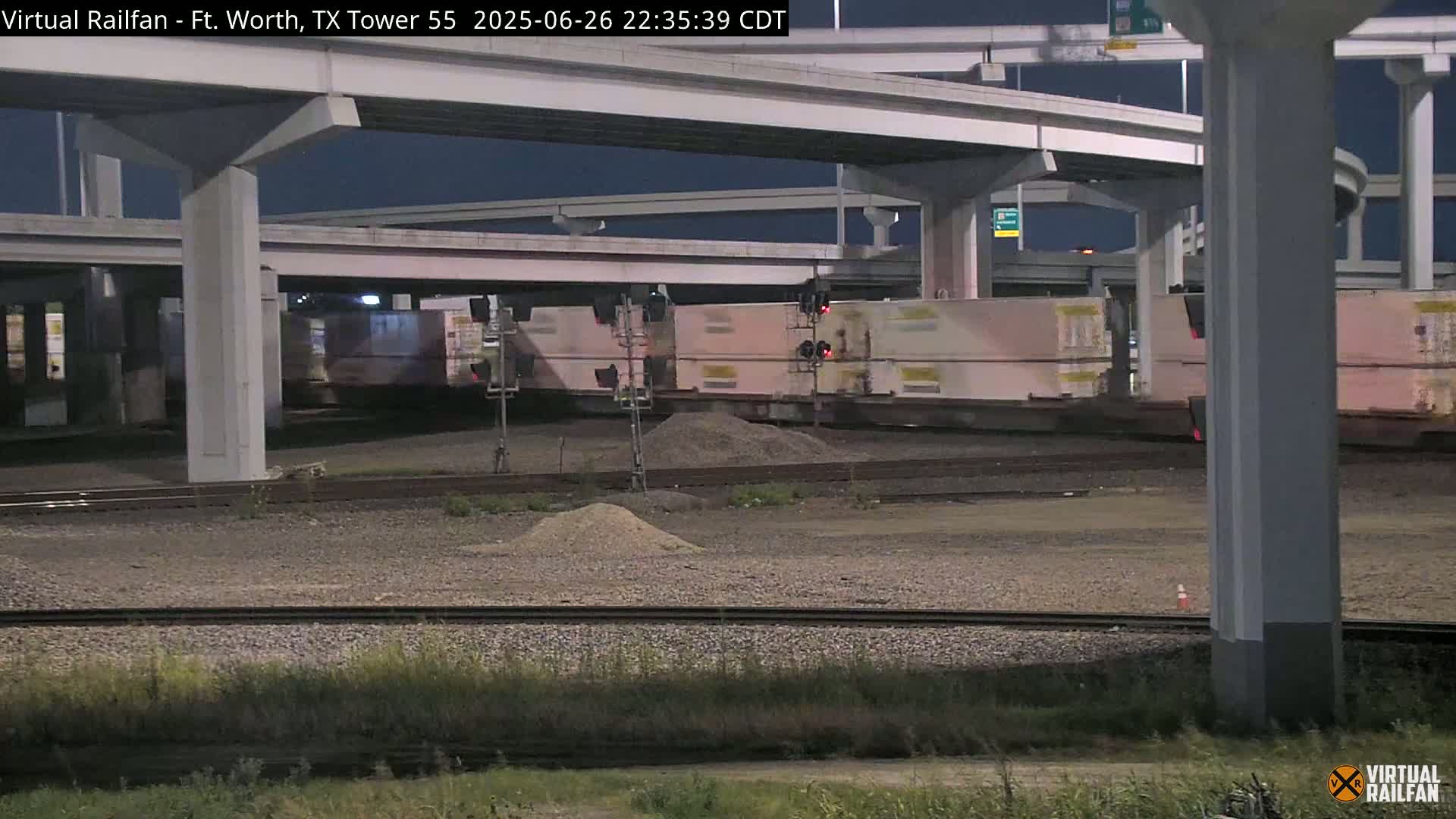 Fort Worth/Tower 55 Diamond Railroad Crossing Live Cam - Forth Worth, Tarrant ,Texas, USA 