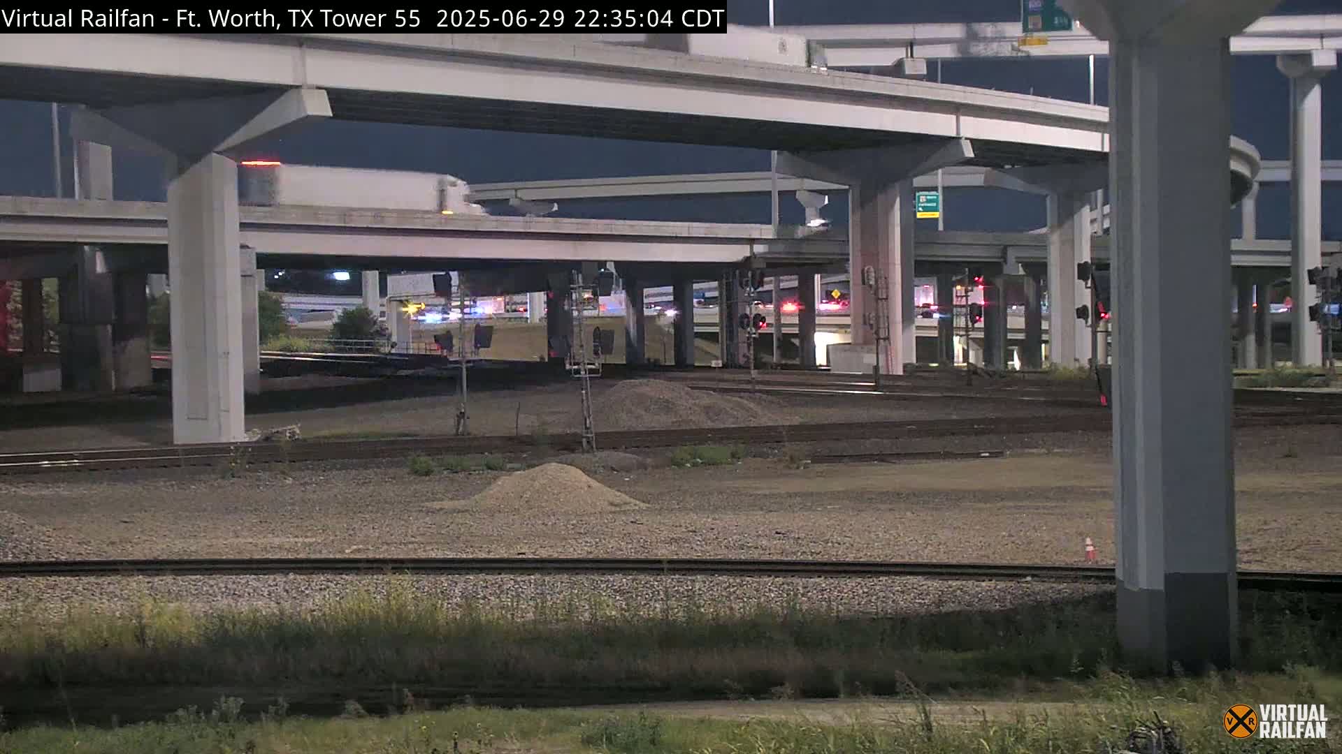 Fort Worth/Tower 55 Diamond Railroad Crossing Live Cam - Forth Worth, Tarrant ,Texas, USA 