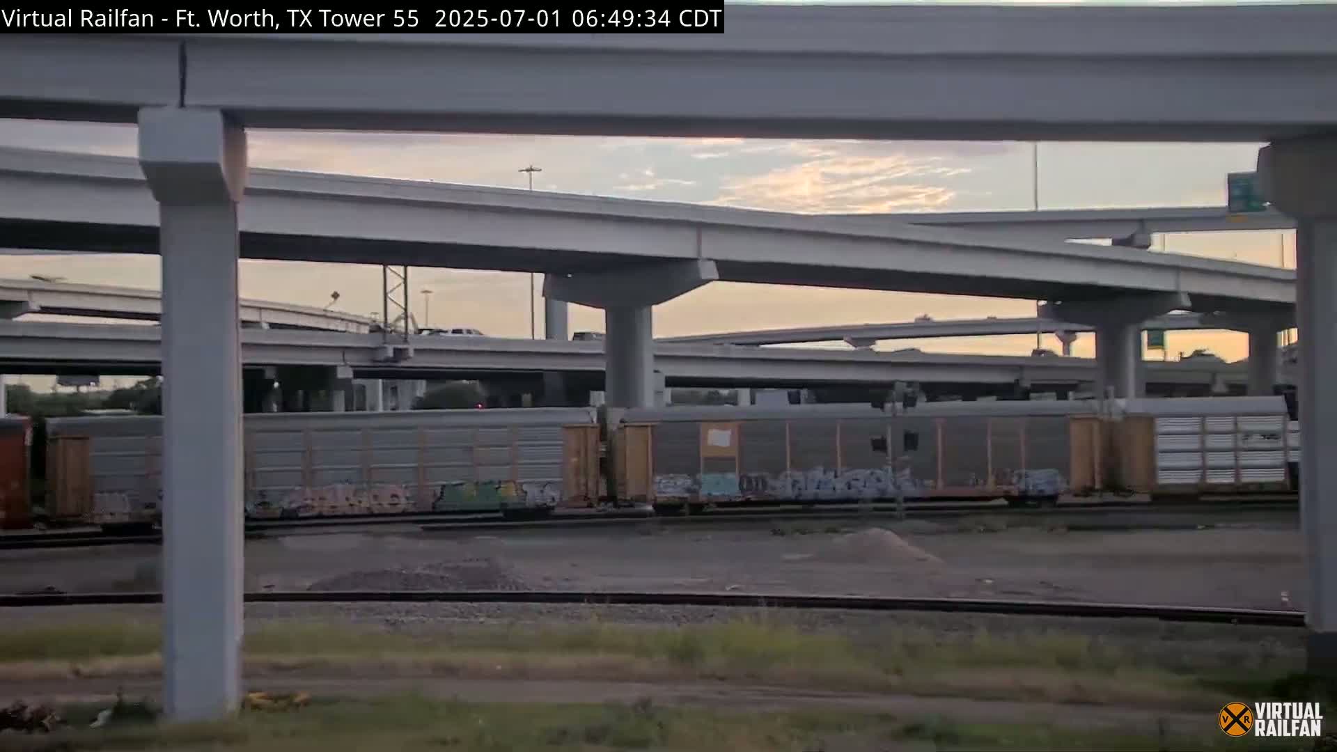 Fort Worth/Tower 55 Diamond Railroad Crossing Live Cam - Forth Worth, Tarrant ,Texas, USA 